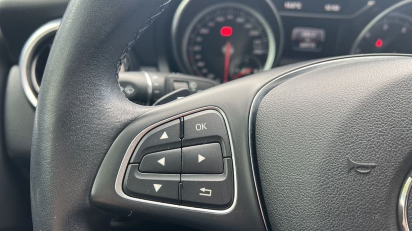 MERCEDES-BENZ GLA GLA 200 7G-DCT Style