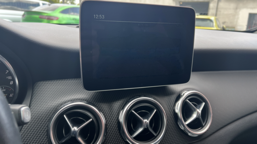 MERCEDES-BENZ GLA GLA 200 7G-DCT Style