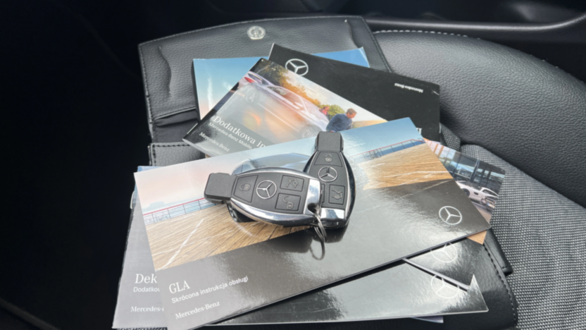 MERCEDES-BENZ GLA GLA 200 7G-DCT Style