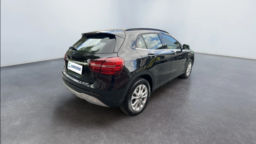 MERCEDES-BENZ GLA GLA 200 7G-DCT Style