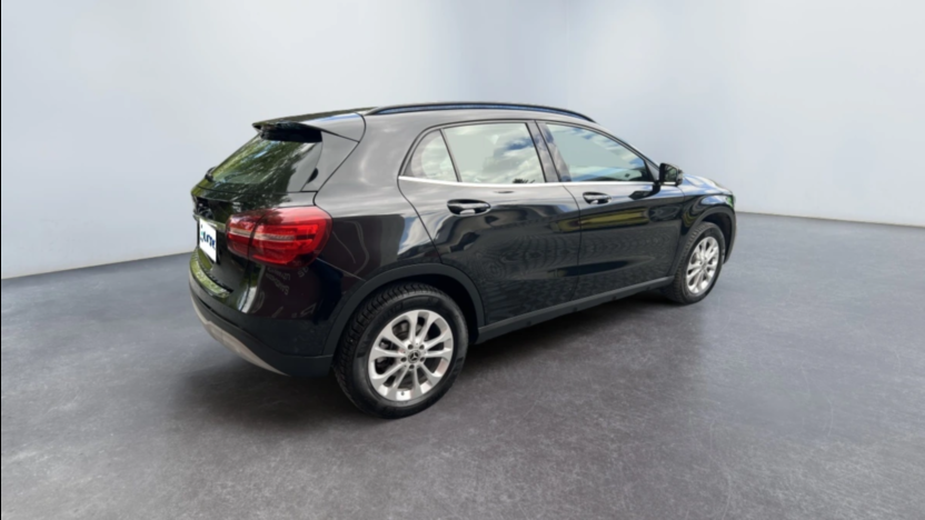MERCEDES-BENZ GLA GLA 200 7G-DCT Style