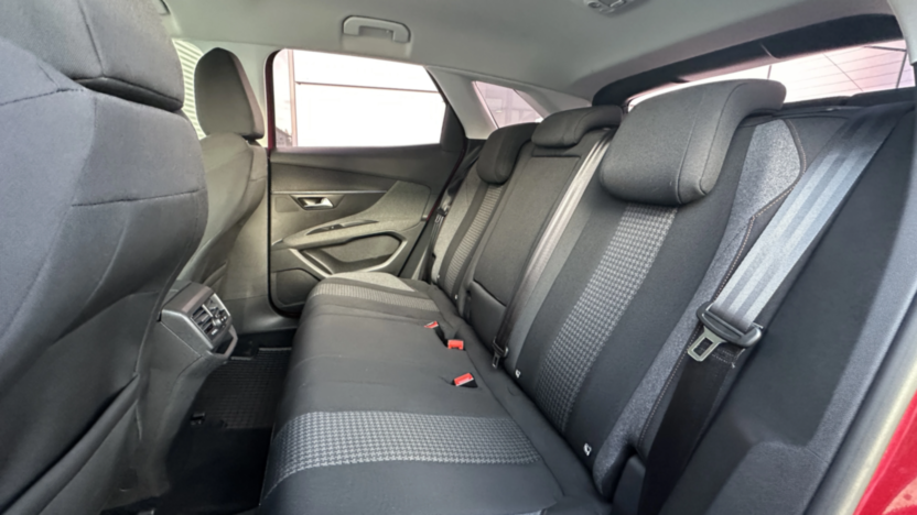 PEUGEOT 3008 3008 1.2 PureTech Allure S&S EAT6