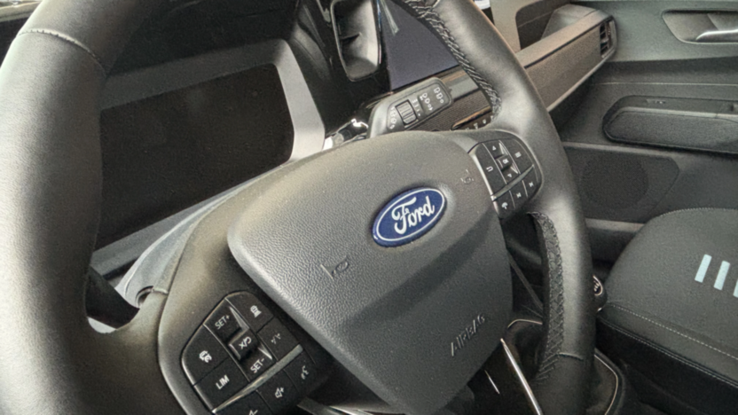 FORD Tourneo Courier Tourneo Courier 1.0 EcoBoost Active Nowy