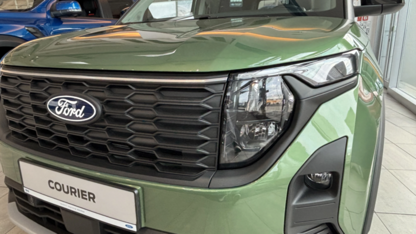 FORD Tourneo Courier Tourneo Courier 1.0 EcoBoost Active Nowy