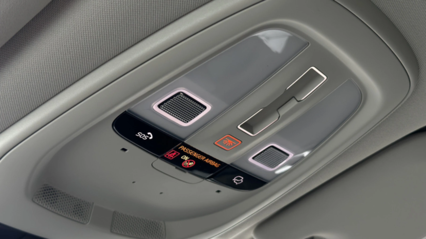 VOLVO XC60 XC60 T6 Plug-In Hybrid AWD Plus Dark aut