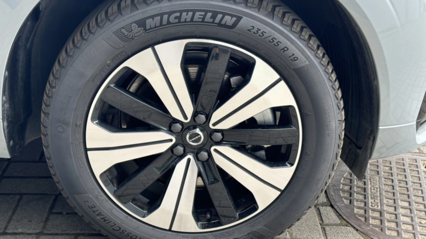 VOLVO XC60 XC60 T6 Plug-In Hybrid AWD Plus Dark aut