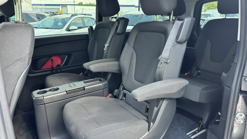MERCEDES-BENZ V Klasa V 300 d 4-Matic 9G-Tronic (ekstra dł)