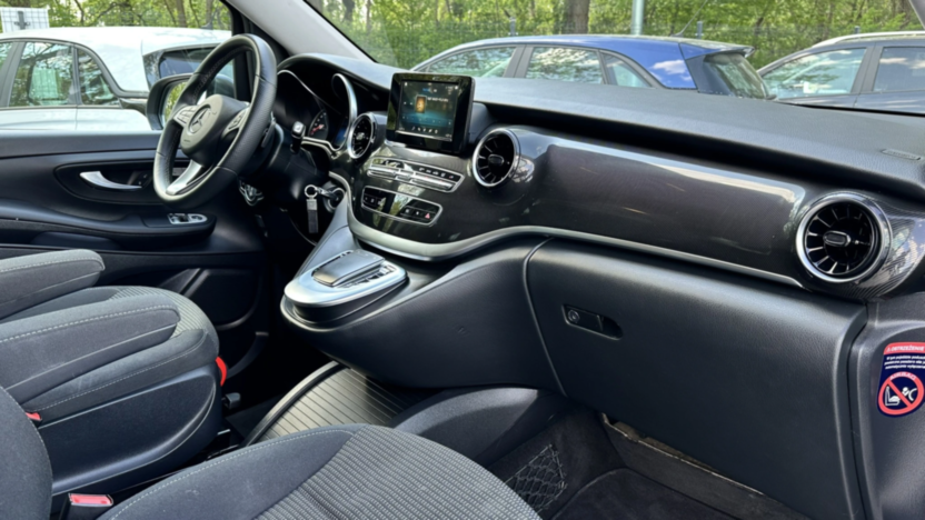MERCEDES-BENZ V Klasa V 300 d 4-Matic 9G-Tronic (ekstra dł)