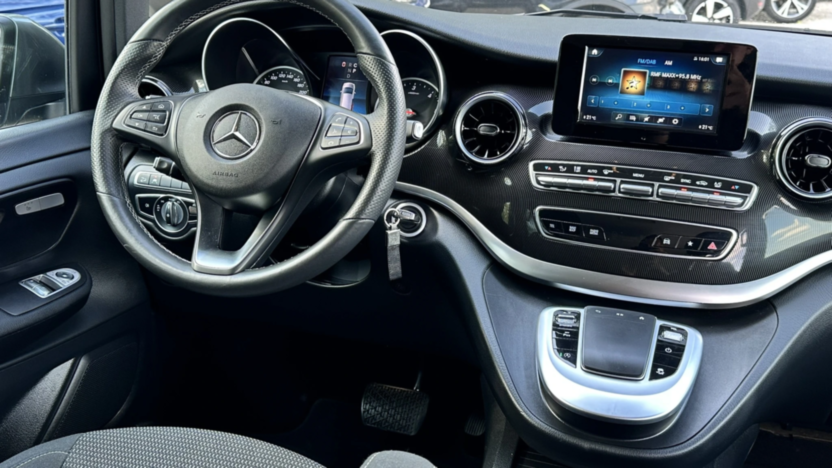 MERCEDES-BENZ V Klasa V 300 d 4-Matic 9G-Tronic (ekstra dł)