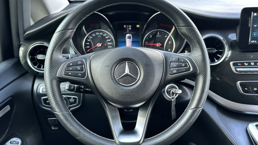 MERCEDES-BENZ V Klasa V 300 d 4-Matic 9G-Tronic (ekstra dł)