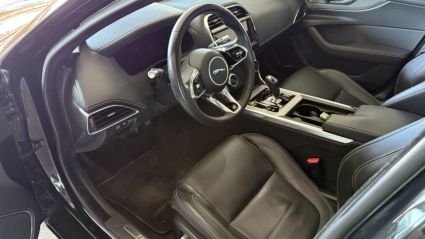 JAGUAR XE XE 2.0 P300 AWD R-Dynamic HSE aut
