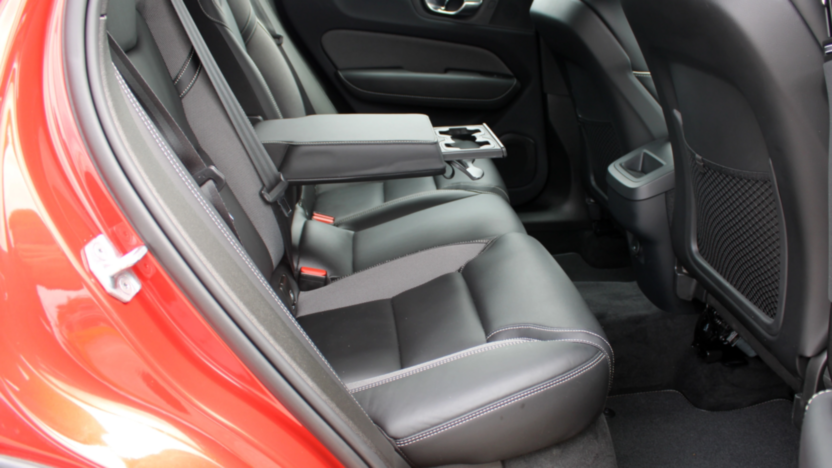 VOLVO XC60 XC60 B5 B AWD Plus Dark aut