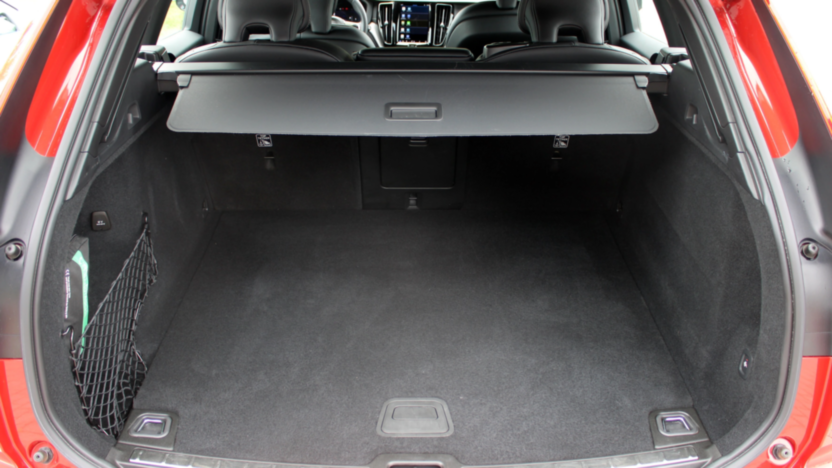 VOLVO XC60 XC60 B5 B AWD Plus Dark aut