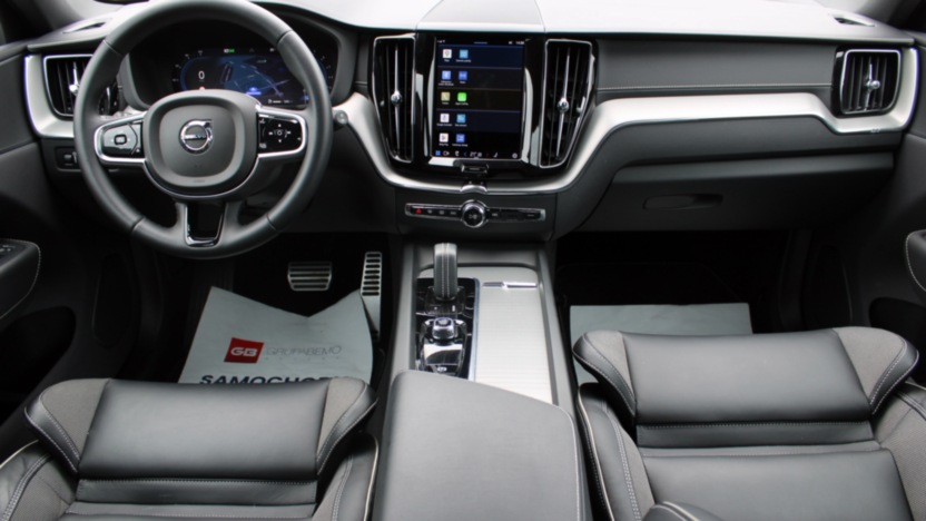 VOLVO XC60 XC60 B5 B AWD Plus Dark aut