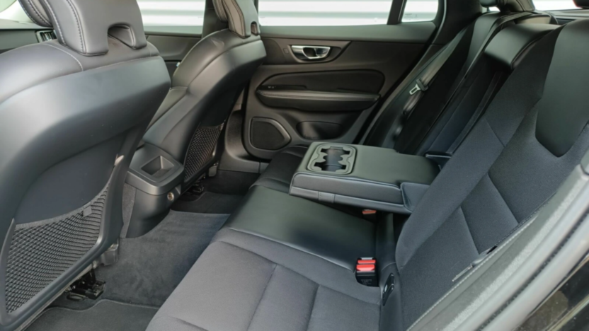 VOLVO V60 V60 T4 Momentum aut