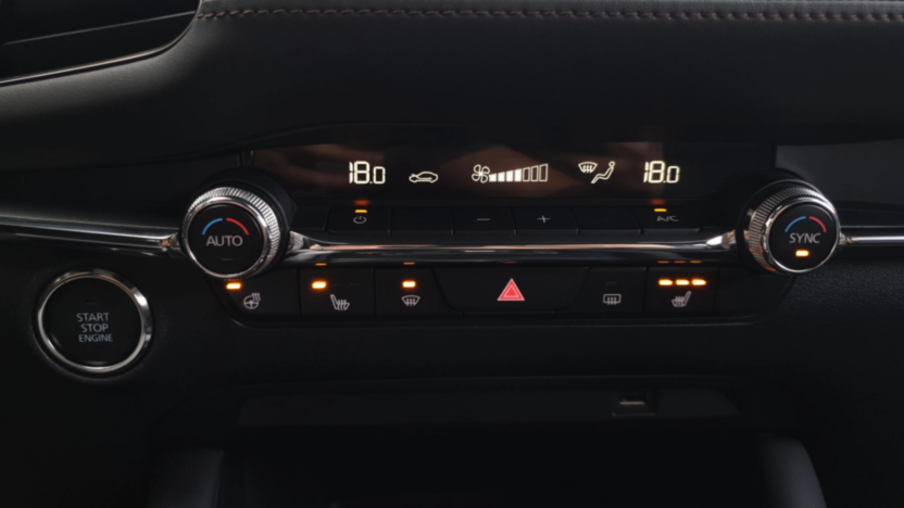 MAZDA 3 3 2.0 mHEV Hikari aut