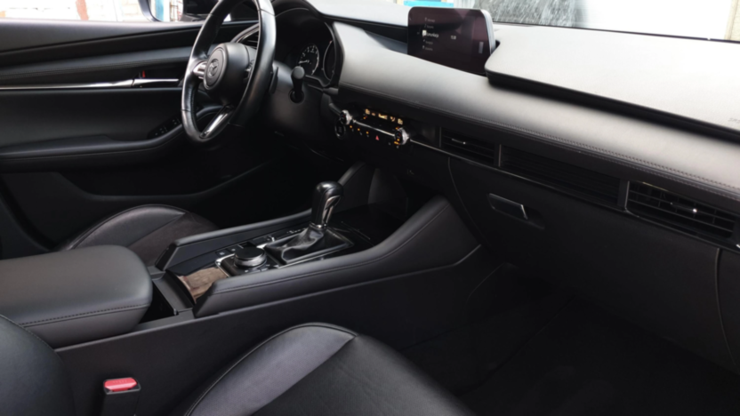 MAZDA 3 3 2.0 mHEV Hikari aut