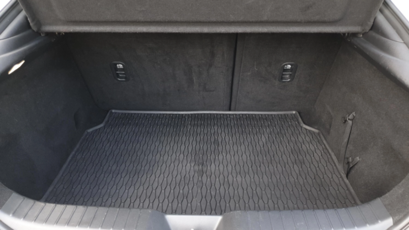 MAZDA 3 3 2.0 mHEV Hikari aut