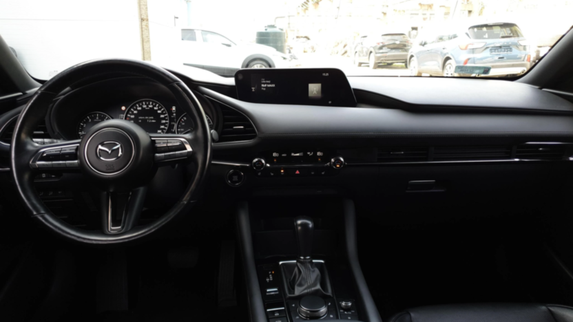MAZDA 3 3 2.0 mHEV Hikari aut