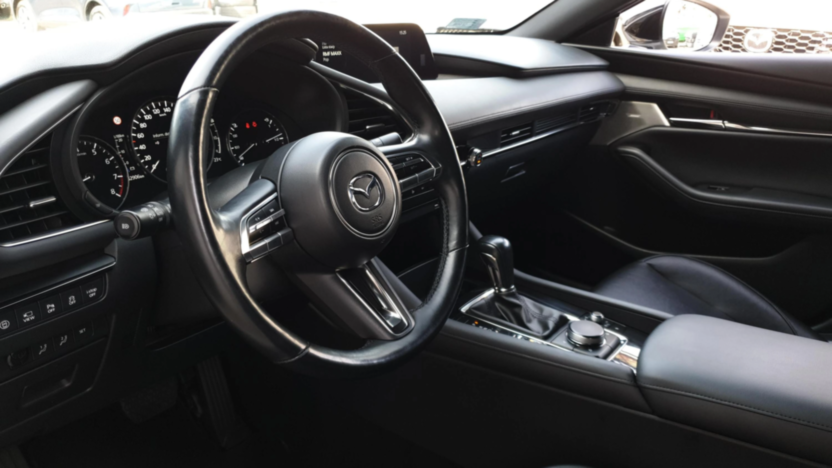 MAZDA 3 3 2.0 mHEV Hikari aut