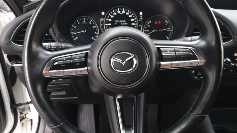 MAZDA 3 3 2.0 mHEV Hikari aut
