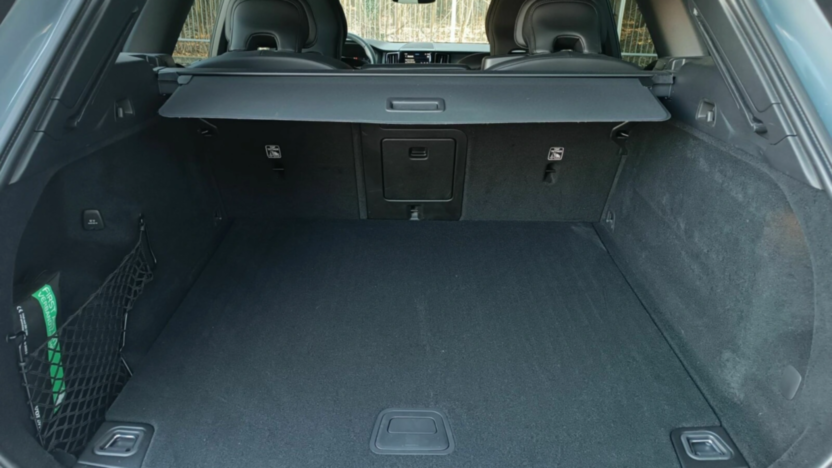 VOLVO XC60 XC60 B5 D AWD R-Design aut