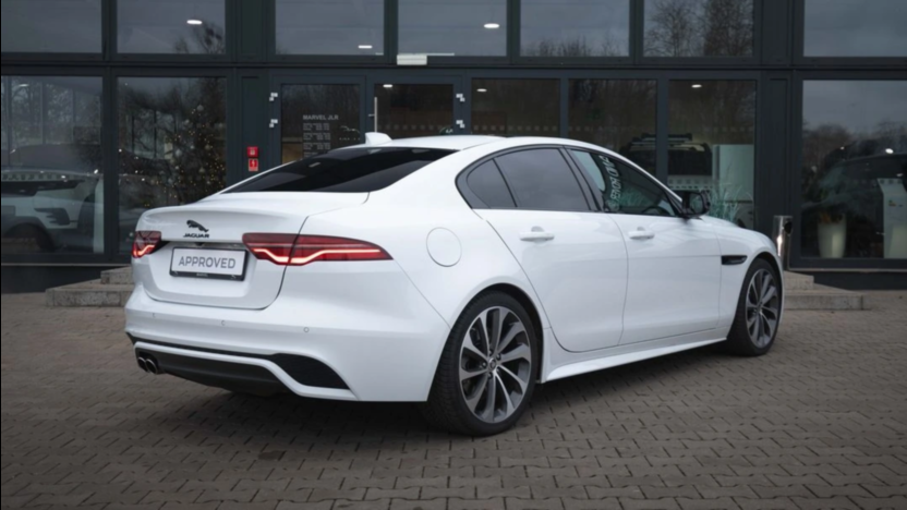 JAGUAR XE XE 2.0 D200 mHEV R-Dynamic SE aut