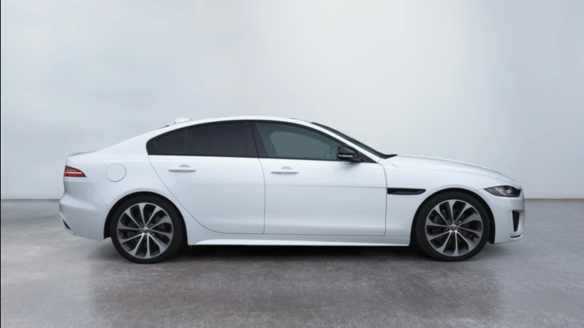 JAGUAR XE XE 2.0 D200 mHEV R-Dynamic SE aut