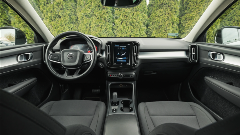 VOLVO XC40 XC40 T3 Momentum Pro aut
