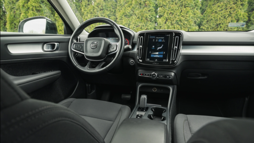 VOLVO XC40 XC40 T3 Momentum Pro aut