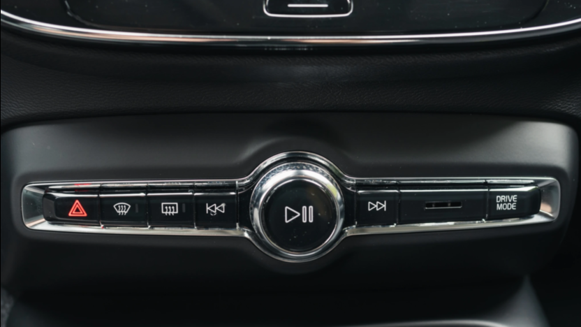 VOLVO XC40 XC40 T3 Momentum Pro aut