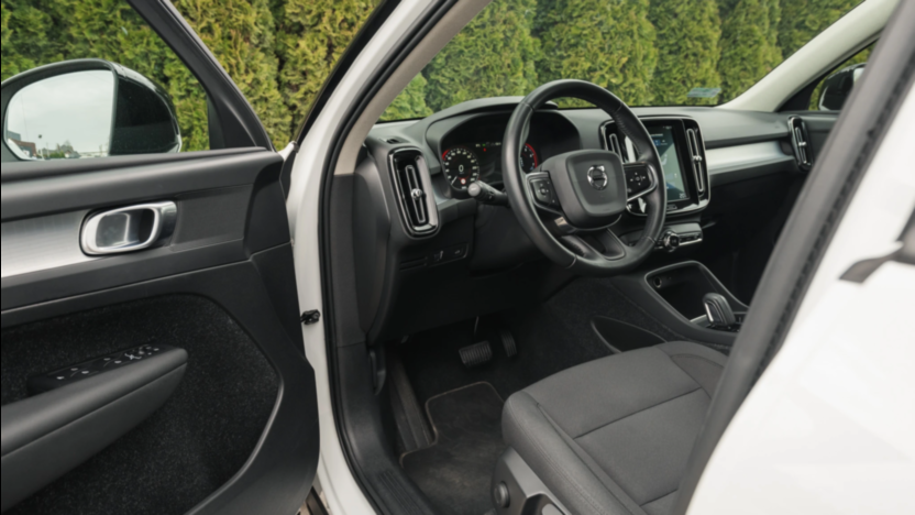 VOLVO XC40 XC40 T3 Momentum Pro aut