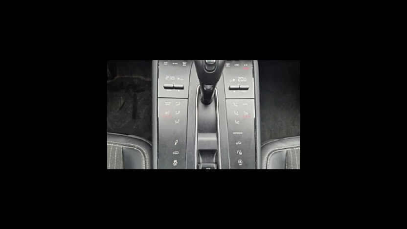 PORSCHE Macan Macan T