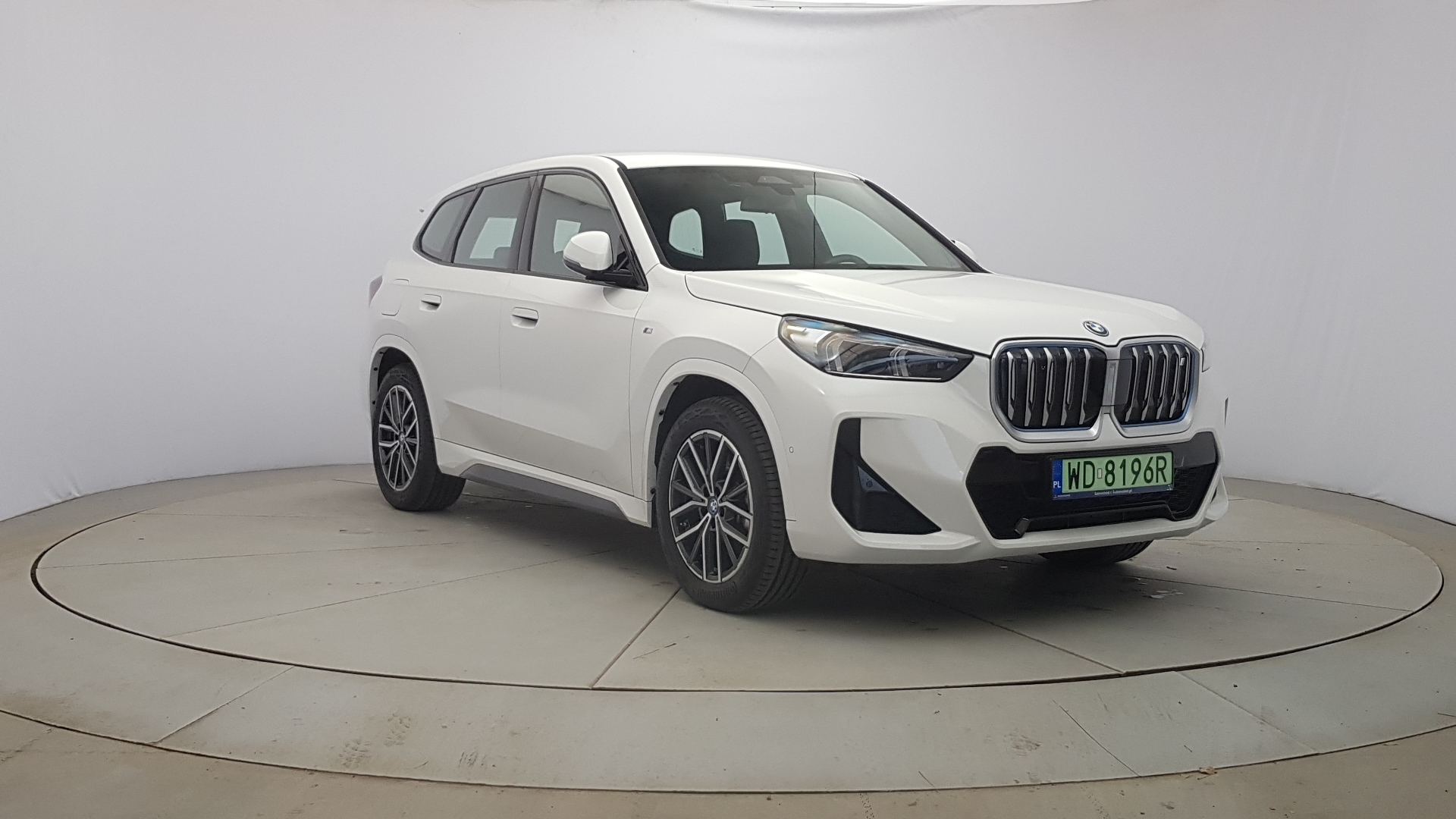 BMW iX1