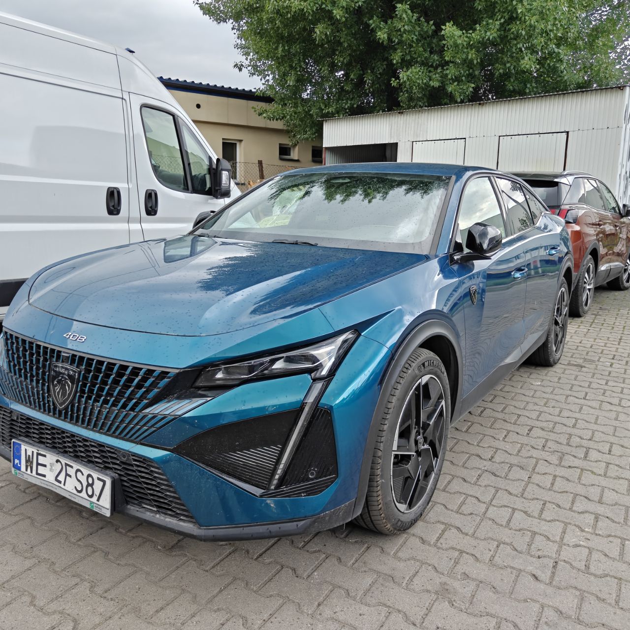Peugeot 408