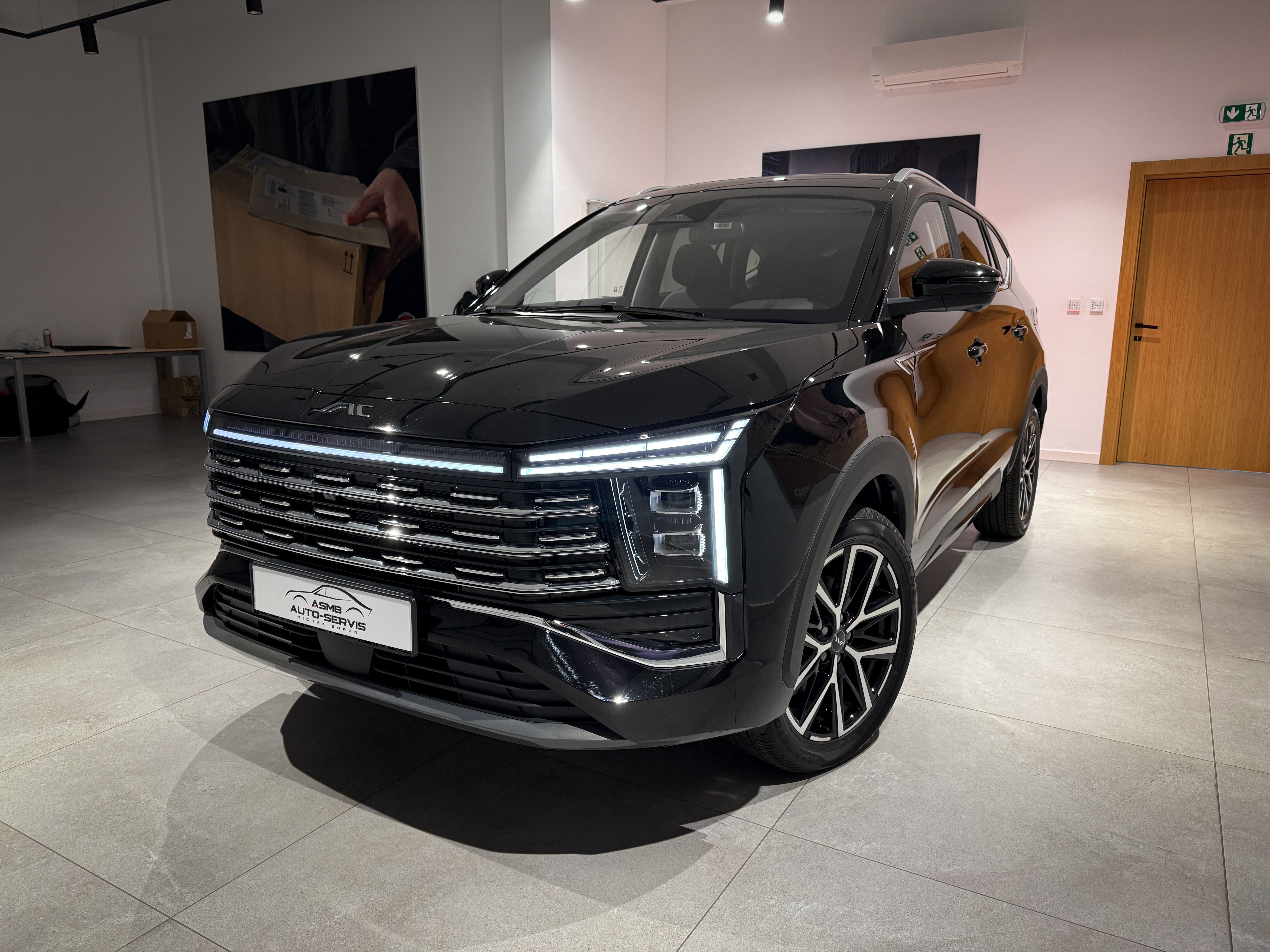 Jac JS8