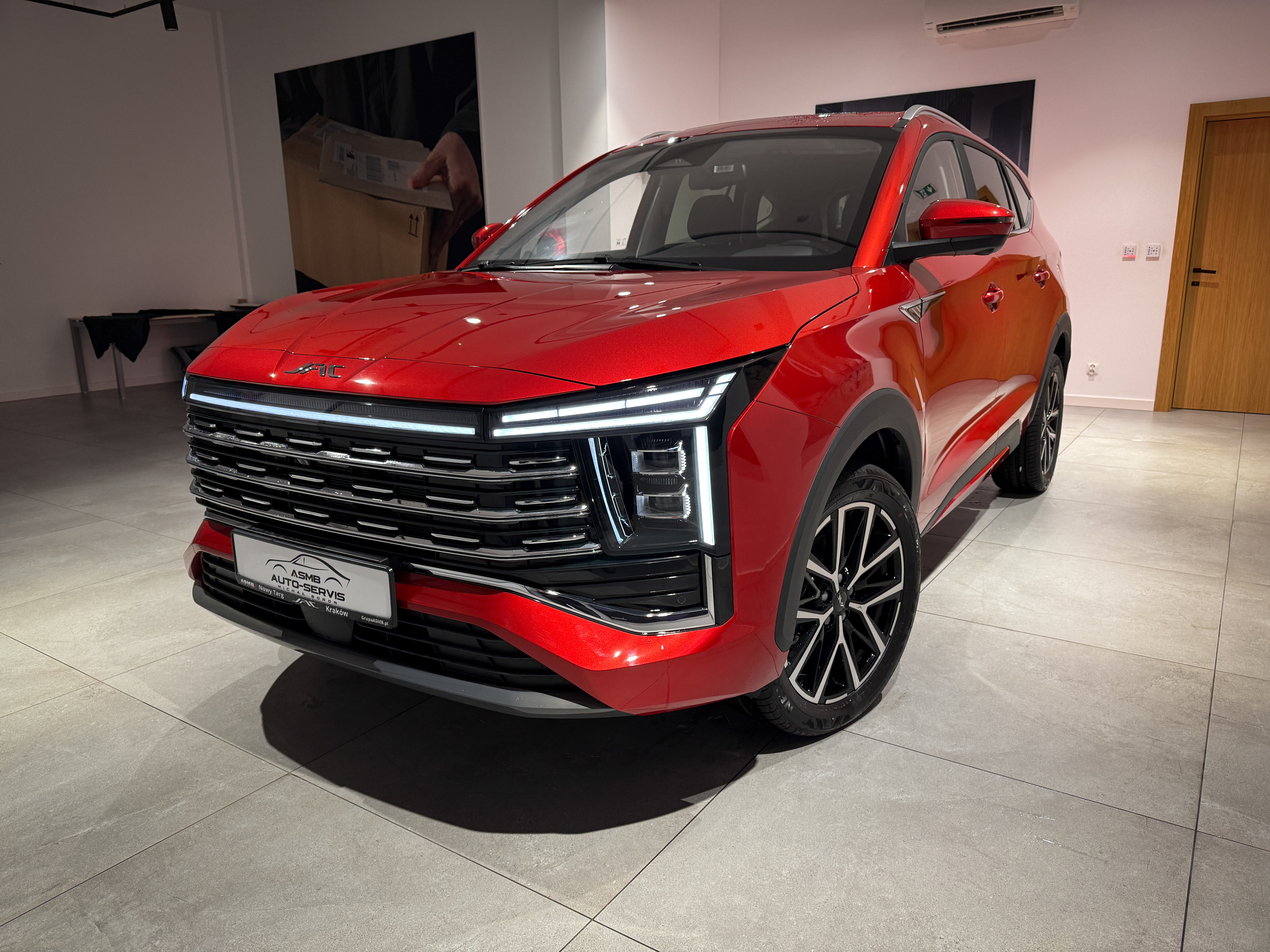 Jac JS8