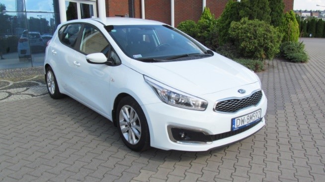 biała Kia Cee'd 1.6