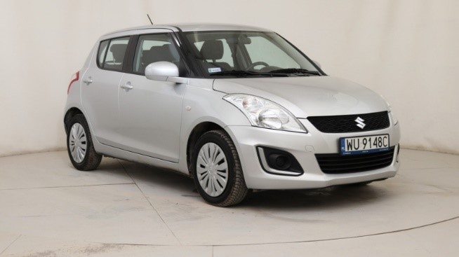 srebne suzuki swift