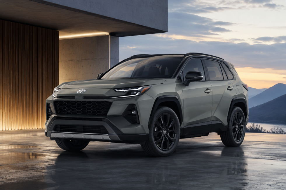 Nową Toyotę RAV4 można już zamawiać. Znamy silniki i wyposażenie. Czy warto?